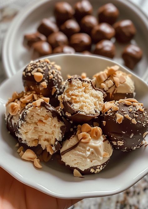 Peanut Butter Cheesecake Balls, Cheesecake Balls, Cream Cheese Ball, Chocolate Chip Pecan Cookies, Peanut Butter Candy, Chocolate Spoons, Chunky Peanut Butter, Peanut Butter Oatmeal Cookies, Baked Cheesecake Recipe