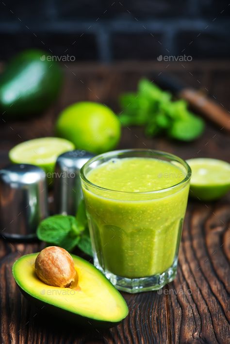 smoothie by tycoon101. fresh avocado smoothie in glass and on a table#fresh, #smoothie, #table, #glass Smoothie Thickeners, Smoothie Recipes Diet, Diet Smoothies, Smoothie Benefits, Smoothie Flavors, Smoothies Healthy, Avocado Health Benefits, Banana Smoothie Bowl, Peanut Butter Banana Smoothie