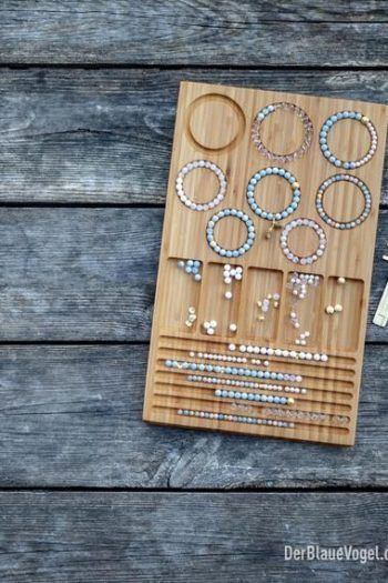 Beading Boards Diy, Jewelry Making Station, Diy Bead Board Jewelry, Bead Design Board, Beading Board, Wooden Beaded Bracelets, Bracelet Beading, Board Shop, Bead Organization