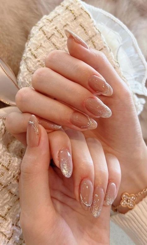 Bride Nails Indian, Indian Nail Art Wedding, Desi Bridal Nails, Flower Wedding Nails For Bride, Nail Art For Indian Bride, Indian Bride Nails Wedding Elegant, Nail Art For Engagement Brides Indian, Wedding Nail Art Design For Bride Indian, Bridal Nails With Mehendi