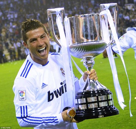 Real Madrid Cr7, Cr7 Juventus, Football Ronaldo, Ronaldo Photos, Cristiano Ronaldo Portugal, Real Madrid Cristiano Ronaldo, Cr7 Wallpapers, Lionel Messi Barcelona, Cristino Ronaldo