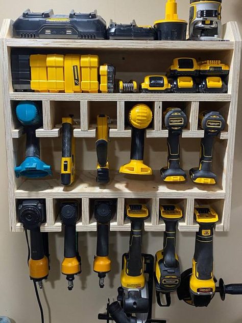 Dröm Hus Planer, Drill Organizer, Man Home Decor, Garage Storage Inspiration, Power Tool Organizer, Garage Organizing, Garage Workshop Organization, Power Tool Storage, Shed Organization