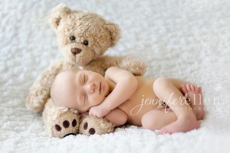 Bear Newborn Pictures, Foto Newborn, Newborn Photography Poses, Baby Shoot, Baby F, Baby Poses, Newborn Baby Photos, Baby Sleep Problems, Newborn Poses