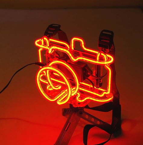 Red Camera Aesthetic, Glowing Photography, Neon Rouge, Red Photos, Yellow Quotes, Neon Sign Art, Neon Words, Color Vibe, Deco Originale