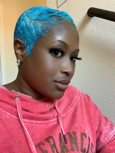 Blue Twa Natural Hair, Short Colored Hair Black Women Big Chop, Blue Black Pixie Haircut, Short Blue Hair Pixie Black Women, Big Chop Pink Hair, Hair Color For Dark Skin Tone, Short Platinum Hair, Hair Color For Dark Skin, Blonde Natural Hair