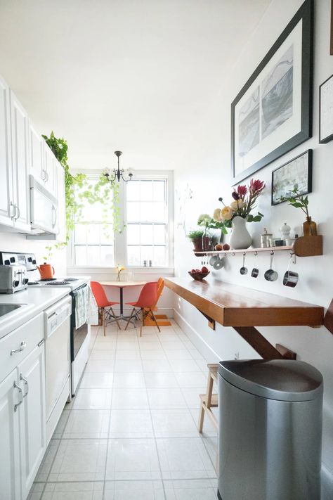 Galley Kitchen Remodel Ideas, Long Narrow Kitchen, Floating Breakfast, Tiny Kitchens, Small Galley Kitchen, Galley Kitchen Design, Galley Kitchen Remodel, Long Kitchen, Galley Kitchens