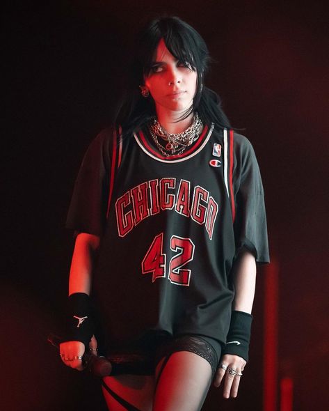 Hmhas Tour Fit, Billie Eilish Sexiest, Billie Eilish Concert Outfit, Billie Eilish Outfits, Assassin Creed, Billie Eillish, Jersey Outfit, Concert Fits, Stage Outfits