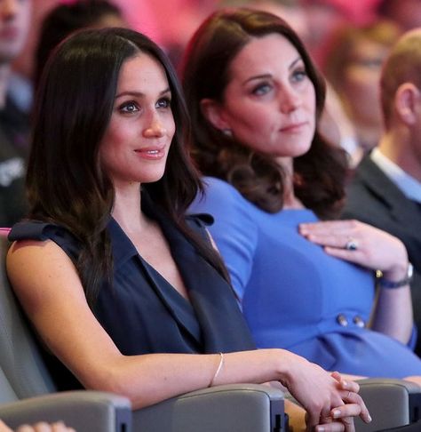 Duchess Catherine and Meghan Markle attend the Royal Foundation Forum Kate Middleton Stil, Estilo Meghan Markle, Princ Harry, Herzogin Von Cambridge, Prince Harry Et Meghan, Looks Kate Middleton, Prins William, Princess Meghan, Prins Harry