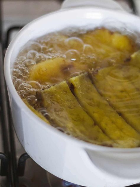 Pineapple Core Uses, Boiling Pineapple Skin Benefits, Pineapple For Cough, Pineapple Water Recipe, Pineapple Recipes Healthy, Healthy Water Recipes, Cooked Pineapple, Pineapple Detox, Drinks Healthy