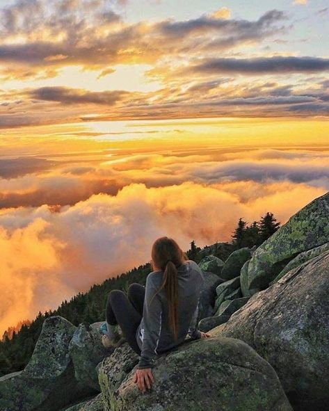 On Top Of A Mountain, Top Of A Mountain, Hiking Aesthetic, Shotting Photo, Adventure Aesthetic, Nails Acrylic, Pretty Places, Adventure Awaits, Travel Aesthetic