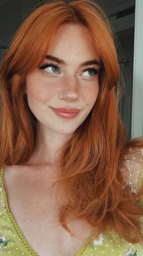 kennedy walsh
Red head Ginger Hair With Hazel Eyes, Green Eyes Orange Hair, Colors That Look Good On Redheads, Ginger Hair Fashion Outfits Style, Light Red Hair Aesthetic, Red Head Makeup Natural, Ginger Hair Female, Red Head Make Up, Natural Makeup For Redheads Green Eyes