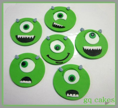 mike wazowski cupcake topper - gq cakes Monsters Inc Cupcakes, Character Cupcakes, Homemade Soft Pretzels, Kid Cupcakes, Monster Cupcakes, Christmas Baking Recipes, Felt Coasters, Cartoon Cake, Air Dry Clay Projects