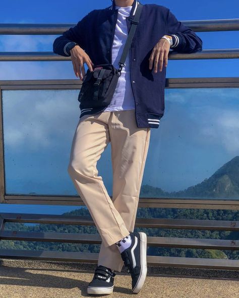 Blue And Beige Outfit Men, Blue And Khaki Outfit, Blue Outfit Men, Navy Blue Outfit, Cream Outfit, Beige Outfit, Cool Outfits For Men, Men Fashion Casual Outfits, Ralph Lauren Outfits