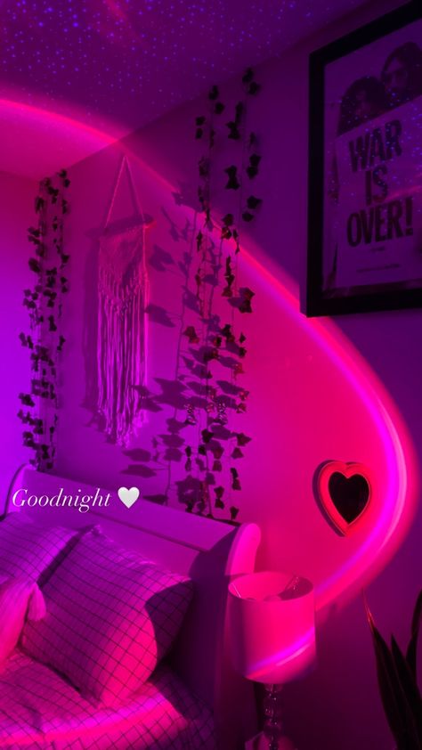 Aura Bedroom, Aura Room Decor, Keely King, Aura Room, Neon Bedroom, Chill Room, Classy Bedroom, Neon Room, Pinterest Room Decor