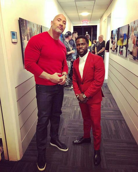 Dwayne Johnson Kevin Hart Hart Icon, Dj Fashion, Wwe The Rock, Best Country Singers, People Pictures, Chris Rock, The Rock Dwayne Johnson, Rock Johnson, Male Actors