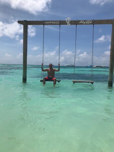 Ticos lejos del hogar: Henry Garita, el compatriota que vive en el paraíso de las Maldivas Las Bahamas, Bahamas Beach, Bar Refaeli, Sports Illustrated Swimsuit, Romantic Travel, Instagrammer, The Coast, Bahamas, Maldives