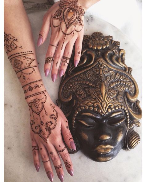 Indian Hand Tattoo, Mehndi Tattoos, Henna Styles, Indian Henna Designs, Henna Ink, Henne Tattoo, Tattoos Inspo, Pretty Henna, Henna Inspired Tattoos