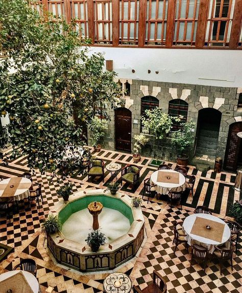 Syrian Architecture, Courtyard Homes, Architecture Courtyard, Courtyard Landscaping, Damascus Syria, Courtyard Gardens Design, Internal Courtyard, Cafe House, Arab World