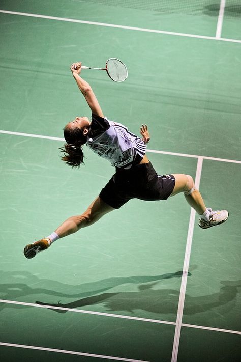 Badminton Photography Aesthetic, Aesthetic Badminton Photos, Badminton Outfit Women, Badminton Pictures, Sports Badminton, Badminton Tips, Badminton Photos, Playing Badminton, Badminton Sport