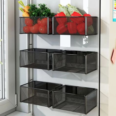 Storage Baskets Living Room, Hanging Baskets Kitchen, Hanging Basket Storage, Organiser Cucina, Metal Storage Containers, Fridge Shelves, Food Storage Organization, Kitchen Storage Shelves, Fridge Storage