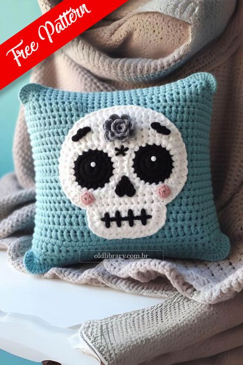 Add a quirky and cozy touch to your decor with this adorable crochet skull pillow, perfect for living rooms or bedrooms. Crochet Popular Ideas, Home Decor Knitting, Skull Decorating Ideas, Crochet Living Room, Crochet Weird, Large Crochet Skull Pattern, Crochet Pillow Case Pattern, Skull Crochet, Crochet Skull Patterns