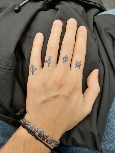 Traveler Tattoo, Penny Tattoo, The Magicians Syfy, Best Fiends, Pretty Hand Tattoos, Magic Tattoo, Cat Tattoo Designs, Hand Tattoo, Name Tattoos