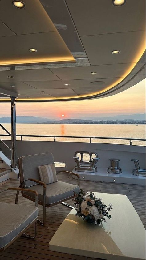 Yacht Aesthetic, Living On A Boat, Yacht Interior, Yacht Life, Floating House, Luxury Lifestyle Dreams, On A Boat, Future Lifestyle, Rich Life