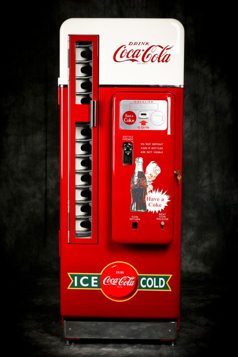 Vintage Bottled Coca-Cola Machine - Cavalier Model C96 by Kilo 66 (Over 5 Million Views & Counting) – @chillypepperhothothot on Tumblr Coke Cooler, Soda Vending Machine, Soda Machine, Coke Ad, Coke Machine, Coca Cola Decor, Coca Cola Drink, Vintage Soda, Always Coca Cola