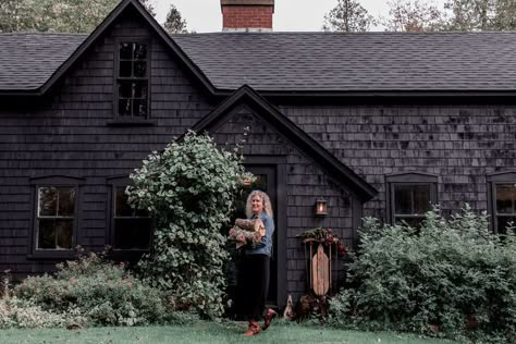 Black Exterior Cottage, Black Cottage House, Black Cottage Exterior, 1890s House, Gothic Aesthetic Dark, Victorian Bungalow, Doors Outdoor, Victorian House Interiors, Black Cottage