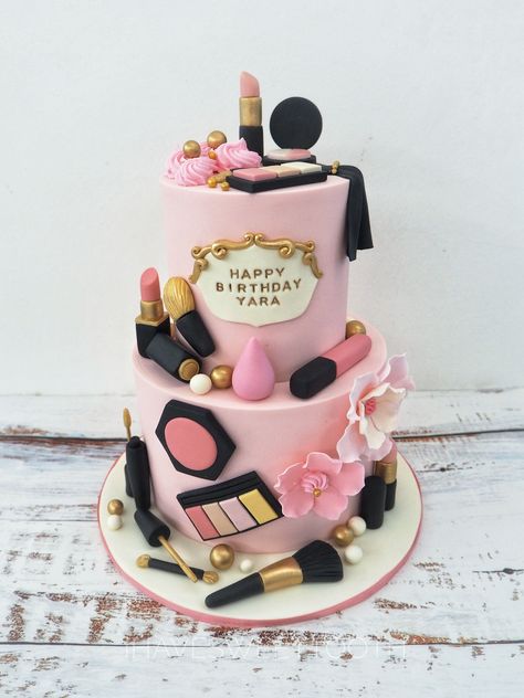 Custom Cake: Make Up #ihavesweettooth #ihstfondantcakes #cookieartistmalaysia #cakeartistmalaysia #igcakes #sayajualkek #ihavesweettooth #klbaker Glamour Cake, Makeup Birthday Cakes, Eid Cake, Happy Birthday Cake Images, Make Up Cake, 18th Birthday Cake, Barbie Cake, Cakes For Women, Cake Boss