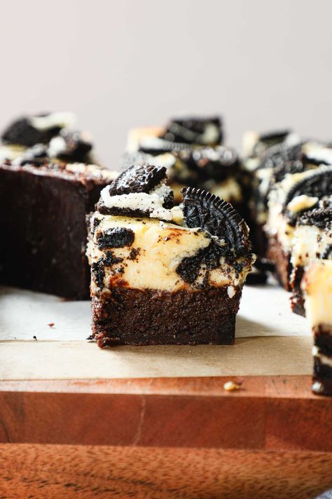 Oreo Cheesecake Brownies Oreo Brownie Cheesecake, Oreo Cheesecake Brownies, Milk Chocolate Brownies, Oreo Brownie, Cheesecake Brownies Recipe, Cocoa Powder Cookies, Cheesecake Layer, Cheesecake Brownie, Brownie Cheesecake