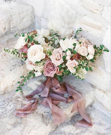 White Color Palette, Mauve Wedding, Beautiful Bridal Bouquet, Dusty Mauve, Wedding Flower Inspiration, Lavender Wedding, Wedding Bridal Bouquets, Bride Bouquets, Bridal Flowers