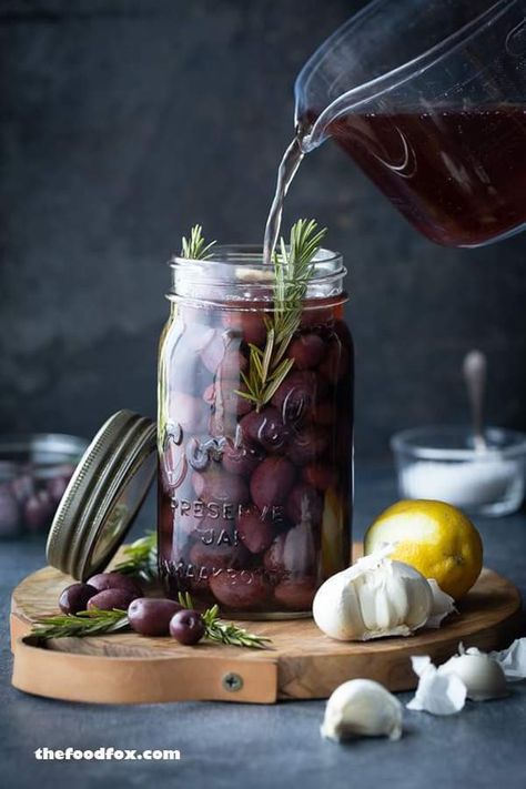 Olive Oil Dip, Pickled Olives, Olive Brine, Olive Harvest, Fresh Olives, Marinated Olives, Brine Recipe, Olive Recipes, Fresh Salad Recipes