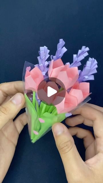 Cute Mini Bouquet, Origami Bouquet Tutorial, How To Make A Bouquet With Paper, Mini Paper Flowers, Paper Bouquet Diy, Paper Peonies Tutorial, Origami Flower Bouquet, Cardboard Crafts Decoration, Bouquet Paper