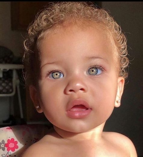 Green Eyed Baby, Funny Kids Clothes, Describe Her, Curly Kids, Cute Mixed Babies, Cute Black Babies, Beautiful Black Babies, Mixed Kids