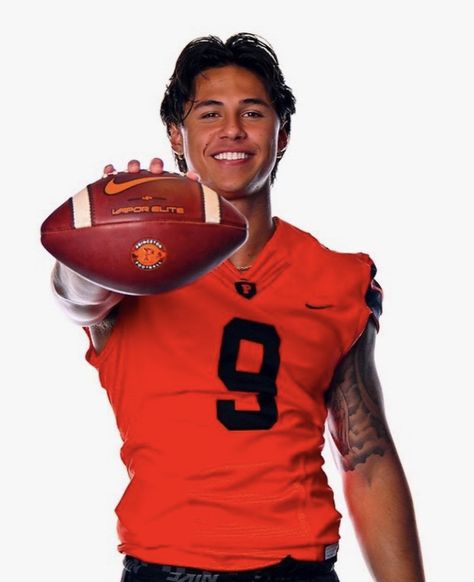 Andre Iosivas, Hot Football Players Nfl, Andrei Iosivas, Hot Football Players, Joe Borrow, Brunette Aesthetic, Cincinnati Bengals Football, Bengals Football, Kansas City Chiefs Football