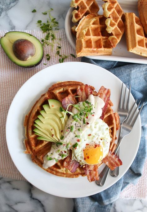 Savory Breakfast Waffles with Maple Cream Sauce Breakfast Waffle Recipes, Menu Sarapan Sehat, Savory Waffles, Breakfast Waffles, Brunch Time, Breakfast Menu, Boiled Egg, Savory Breakfast, Waffle Recipes