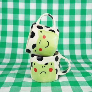 Frog Mug, Painted Mugs, Art N Craft, Pottery Painting, Cute Art, Tea Pots, Tea Cups, The Way, Snoopy