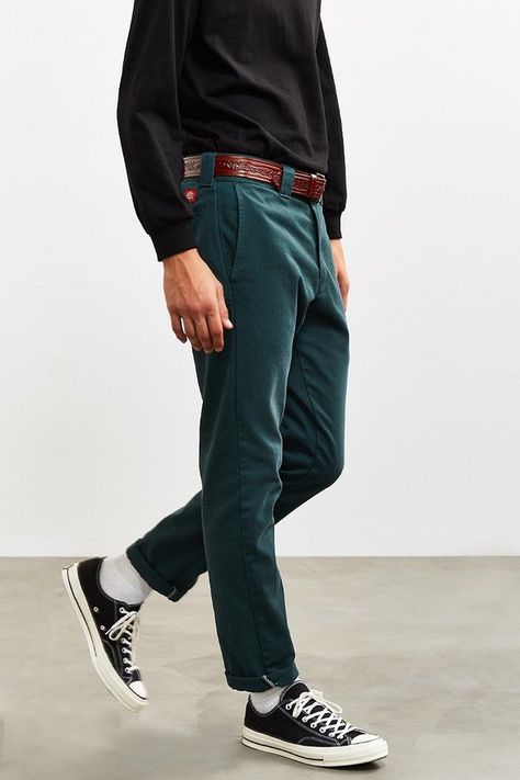 Dickies X UO Washed Twill Slim Tapered Pant Styles With Converse, Dickies Outfits Men, Dickies Outfit, 90s Fashion Men, Urban Style Outfits, Dickies Pants, Outfits With Converse, Outfits Men, Tapered Pants