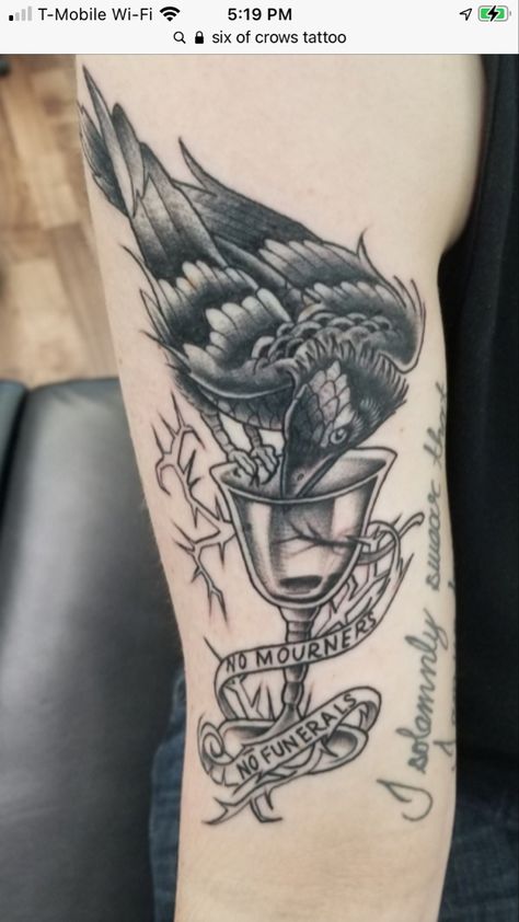 Crow Club Tattoo, Dregs Six Of Crows Tattoo, Kaz Brekker Tattoo, Shadow And Bone Tattoo, Six Of Crows Tattoo, Dregs Tattoo, Grey Ink Tattoos, Symbols Of Strength Tattoos, Kazzle Dazzle