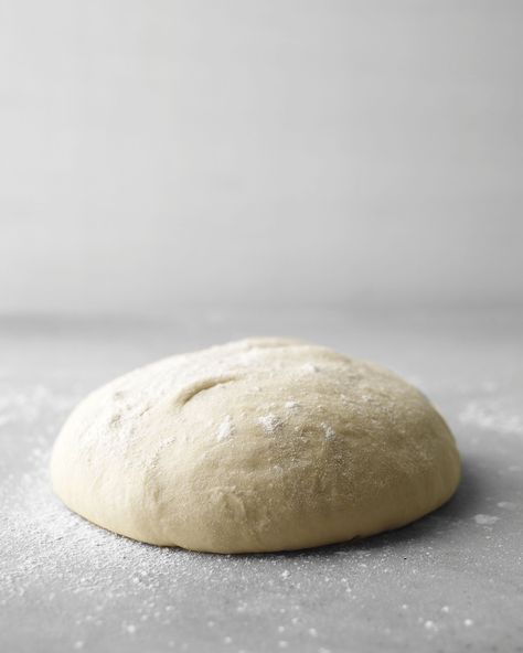 Basic Pizza Dough | Martha Stewart Living - Give this easy dough time to rise and a couple of kneads, and it's done! You can store it in an oiled bowl, covered with plastic, in the refrigerator for up to 2 hours. Christian Petroni, Jamie Oliver Pizza, Pate A Pizza Fine, Quick Pizza Dough, Perfect Pizza Dough, Homemade Pizza Crust, Quick Pizza, Pizza Roll, Best Homemade Pizza