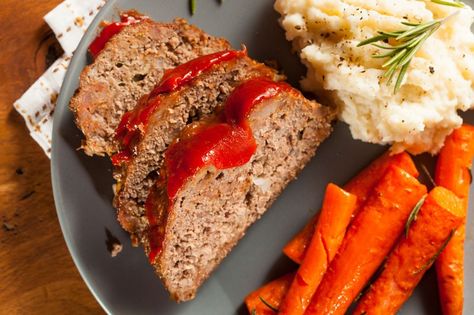 Not your grandmother's recipe! Only 4 ingredients and adding ranch will give it just the kick it needs. Grain Free Meatloaf, Paula Deen Meatloaf Recipes, Paula Deen Meatloaf, Ranch Meatloaf, Hidden Valley Ranch Recipes, Hidden Valley Recipes, Recipe With Sour Cream, Homemade Meatloaf, Hidden Valley Ranch