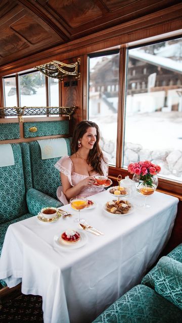 Belle Epoque Train Switzerland, Europe Train Travel Aesthetic, 2023 Bucket List, Train Luxury, Luxury Trains, Southern Trains, Xmas List Ideas, Pullman Car, Dinner Train