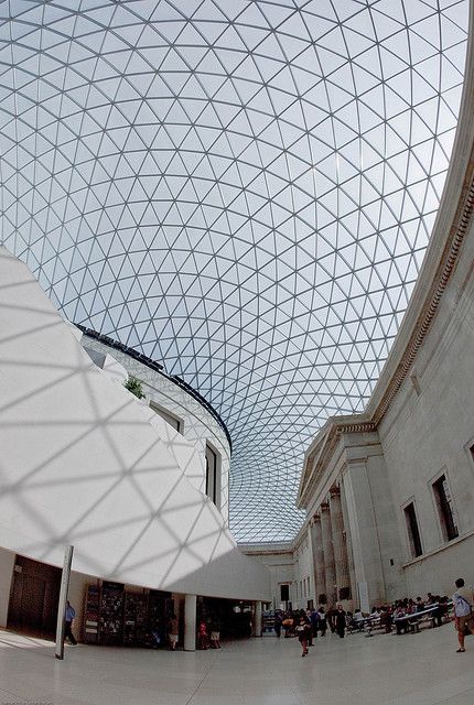 British Museum Atrium,  London.   I used to work there,  in Prints and Drawings. Museum Atrium, Facade Skin, Norman Foster Architecture, Classical Interior, Norman Foster, London Architecture, Top Architects, Zaha Hadid Architects, Famous Architects