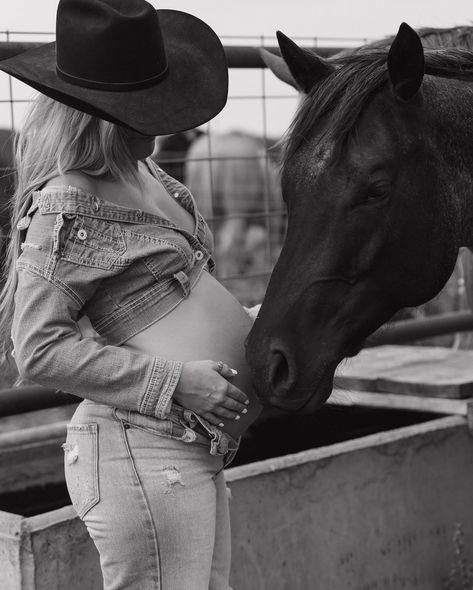 from engagement photos to bridals to wedding and now maternity with these two 🥹 grateful to capture your life as it grows @jor_barksdale !!! #austintexasphotographer #austinweddingphotographer #dallasweddingphotographer #dallasmaternityphotographer Cowboy Theme Maternity Pictures, Maternity Session With Horse, Announcing Pregnancy Picture Ideas, Maternity Pics With Horses, Horse Pregnancy Photoshoot, Country Maternity Photoshoot, Western Maternity Pictures With Horses, Maternity With Horse, Horse Pregnancy Announcement