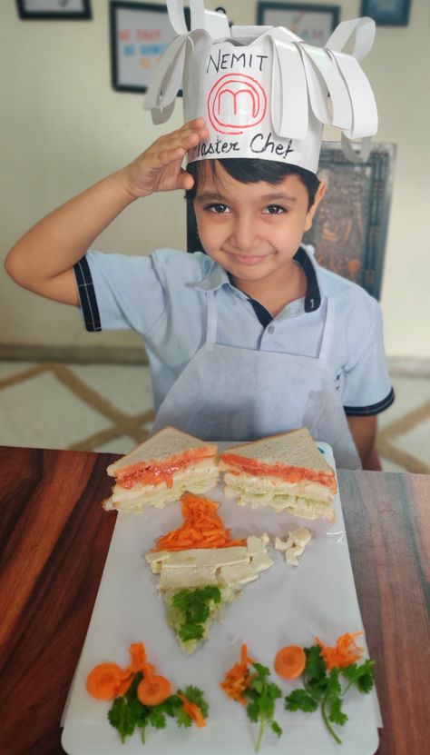 Tricolour Sandwich, plating with tricolour Indian map Tricolour Food Ideas For Kids, Tri Colour Food Ideas, Independence Day Ideas For Kids, Tri Colour Activity For Kids, Independence Day Kids Activities, Food Day Activities For Kids, Flameless Cooking For Kids, Fireless Cooking Ideas For School, Fireless Cooking For Kids