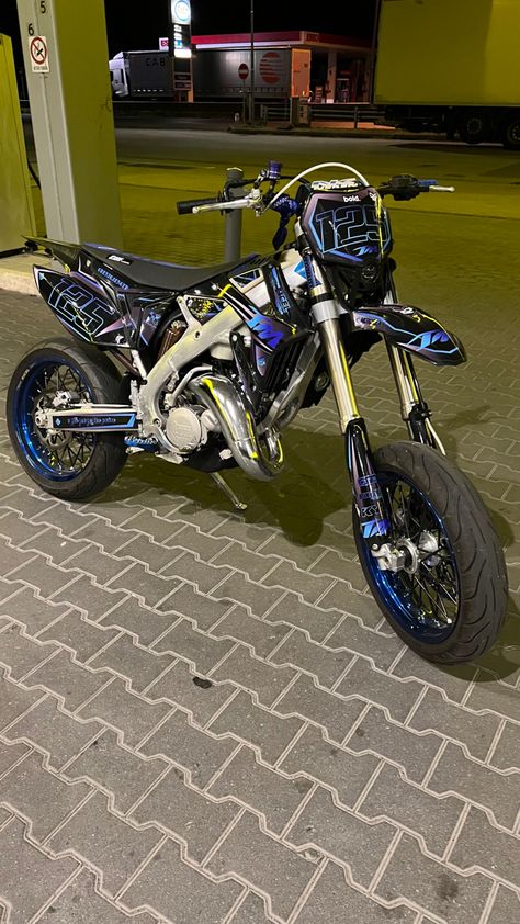 Beta 50cc, Custom Dirt Bike, Dirt Bike Gear, Yamaha Wr, Motocross Love, Cool Dirt Bikes, Image Moto, Futuristic Motorcycle, Moto Cross