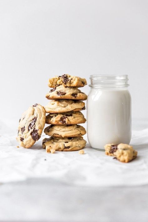 Food Photography Dessert, Baking Photography, Cookies And Milk, Dairy Free Chocolate Chips, Orange Chocolate, Peanut Butter Chocolate Chip Cookies, Dessert Photography, Desserts Vegan, Delicious Cookie Recipes