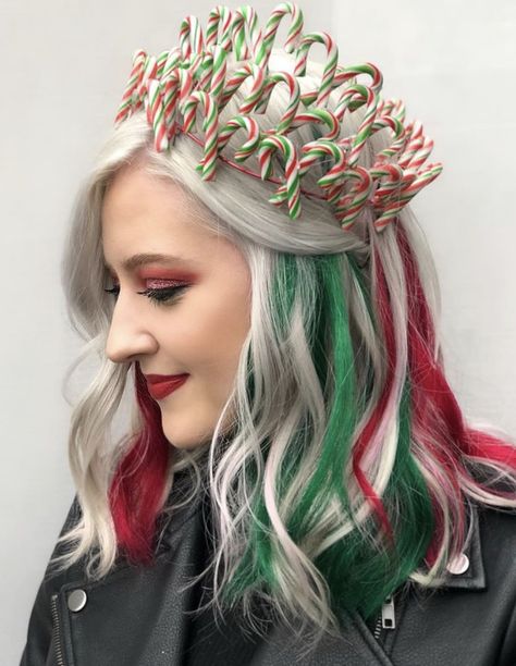 Christmas Witch Outfit, Christmas Hair Designs, Grinch Hairstyles, Christmas Hair Dye, Grinch Hair, Candy Cane Hair, Whoville Hair, College Christmas, Christmas Witch