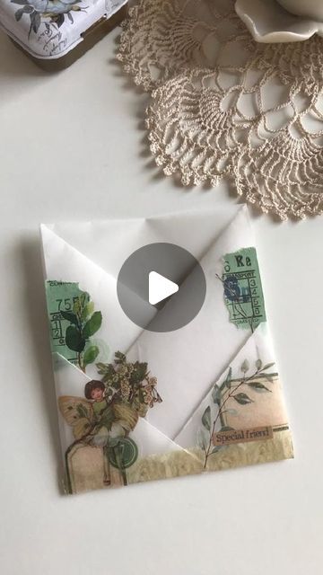 Pocket Diy Paper, Scrapbook Pockets How To Make, Pocket Paper Diy, Envelope In Scrapbook, Paper Folder Design Creative, Paper Craft For Journal, Junk Journal Vellum Ideas, Paper Pocket Ideas, How To Make A Paper Pocket